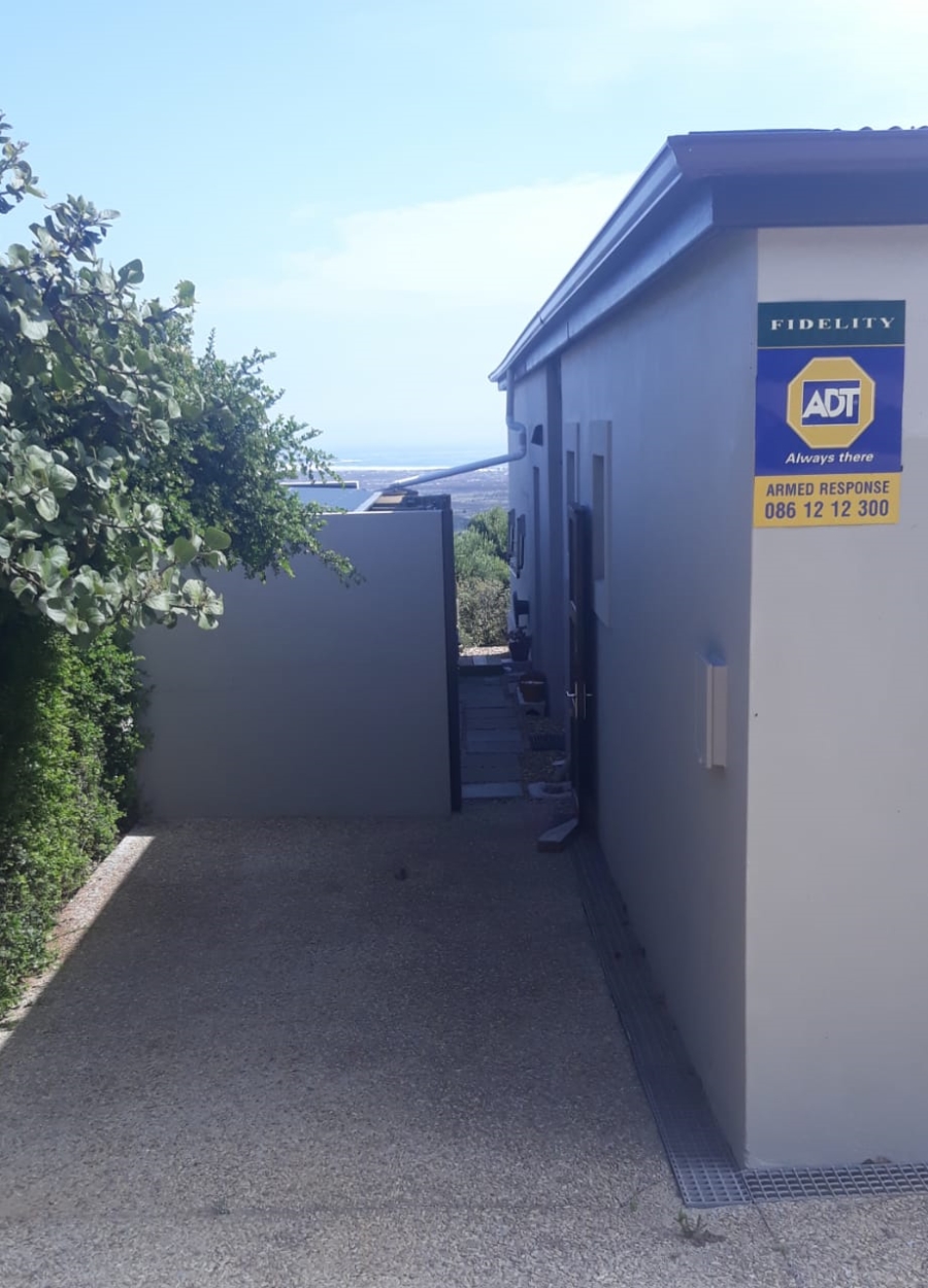 To Let 1 Bedroom Property for Rent in Belvedere Western Cape